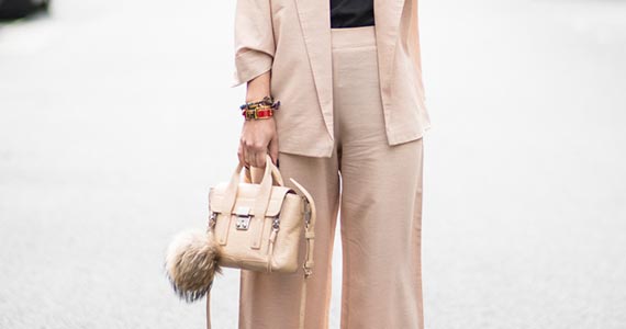 beige outfit min